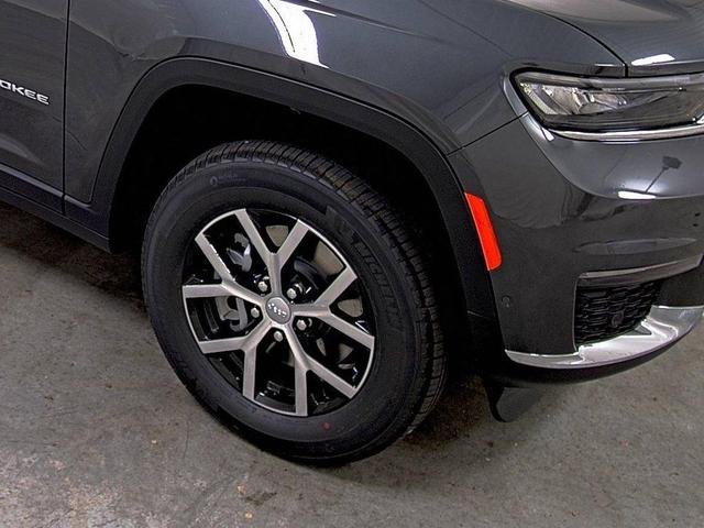 Photo of 2025 Baltic Gray Metallic Clearcoat Jeep Grand Cherokee L