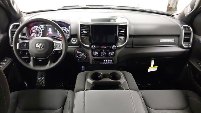 Photo of 2025 Granite Crystal Metallic Clearcoat RAM 1500