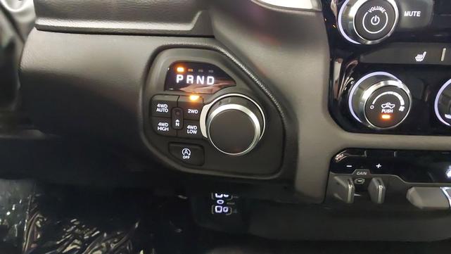 Photo of 2025 Granite Crystal Metallic Clearcoat RAM 1500