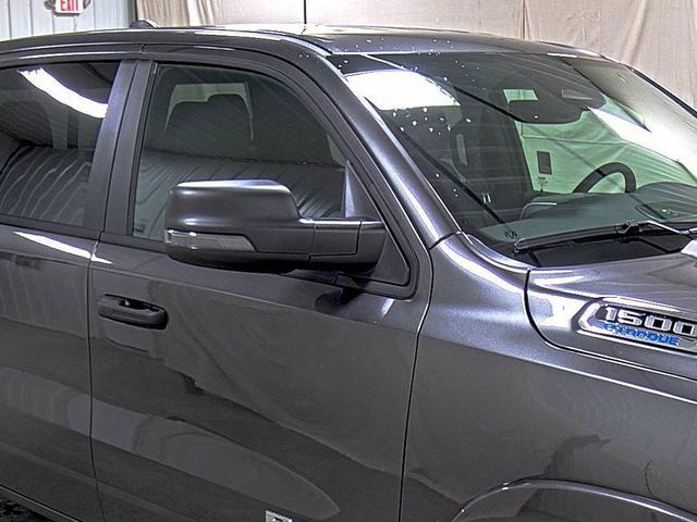 Photo of 2025 Granite Crystal Metallic Clearcoat RAM 1500