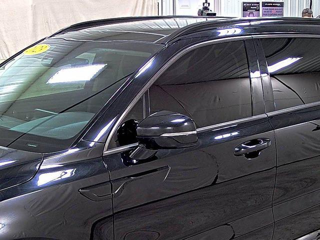 Photo of 2023 Ebony Black Kia Sorento