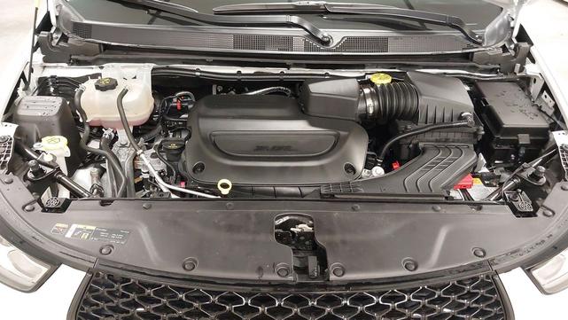 Photo of 2024 Bright White Clearcoat Chrysler Pacifica