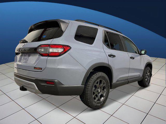 Photo of 2025 Sonic Gray Pearl Honda Pilot