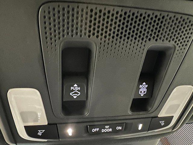Photo of 2025 Sonic Gray Pearl Honda Pilot