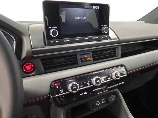 Photo of 2025 Platinum White Pearl Honda Pilot