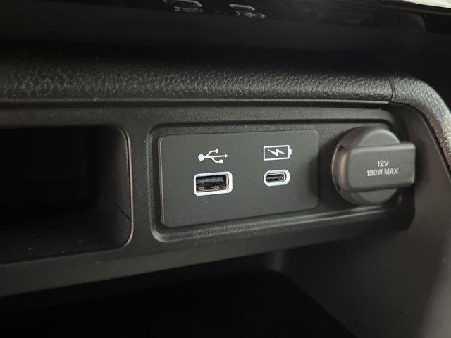 Photo of 2025 Platinum White Pearl Honda Pilot