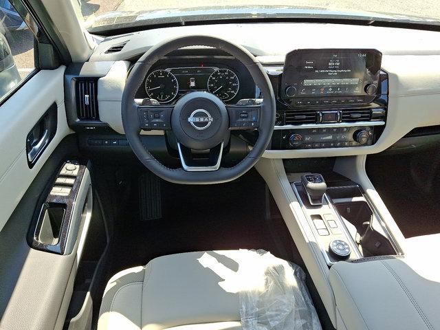 Photo of 2025 Super Black Nissan Pathfinder