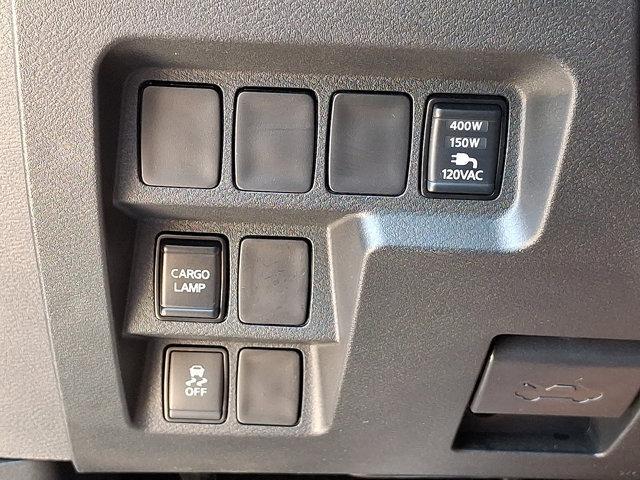 Photo of 2024 Glacier White Nissan Frontier