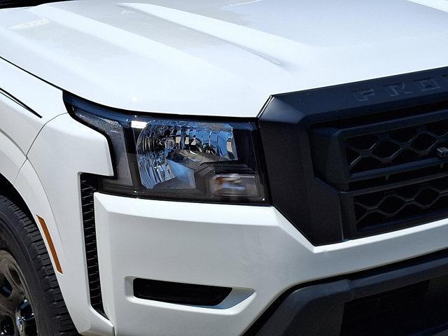 Photo of 2024 Glacier White Nissan Frontier