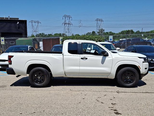 Photo of 2024 Glacier White Nissan Frontier