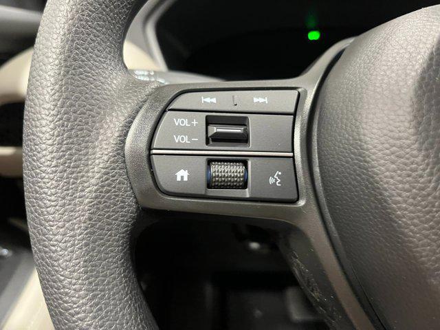 Photo of 2026 Platinum White Pearl Honda HR-V