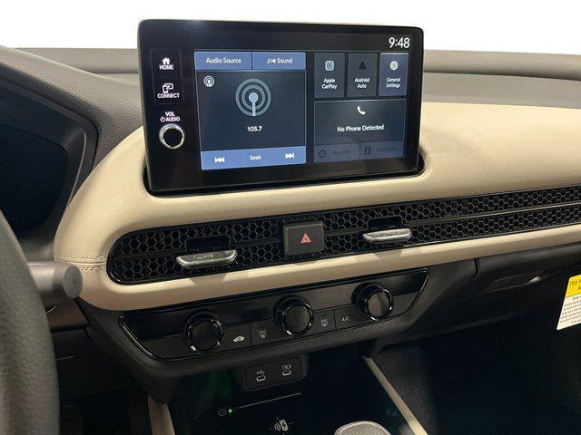 Photo of 2026 Platinum White Pearl Honda HR-V