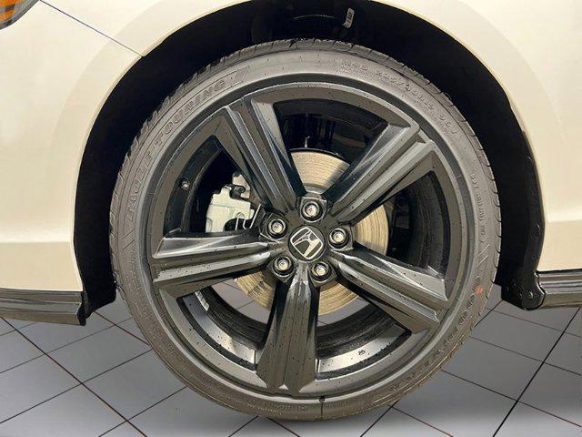 Photo of 2025 Platinum White Pearl Honda Accord Hybrid