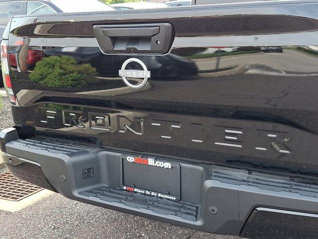 Photo of 2025 Super Black Nissan Frontier