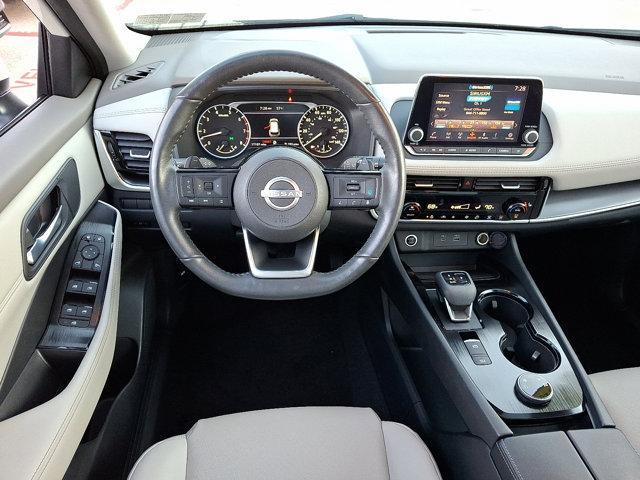 Photo of 2023 Pearl White Tricoat Nissan Rogue