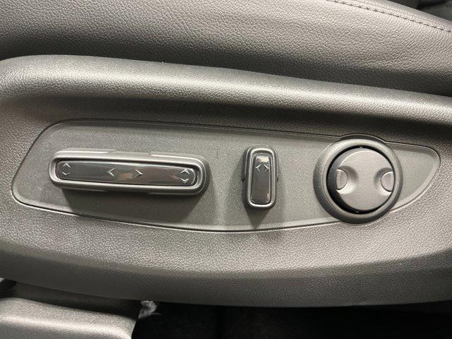 Photo of 2026 Platinum White Pearl Honda CR-V