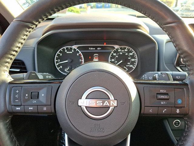 Photo of 2023 Pearl White Tricoat Nissan Rogue