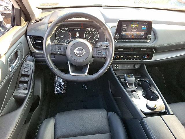 Photo of 2023 Pearl White Tricoat Nissan Rogue