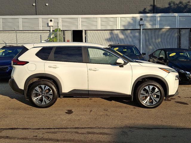 Photo of 2023 Pearl White Tricoat Nissan Rogue