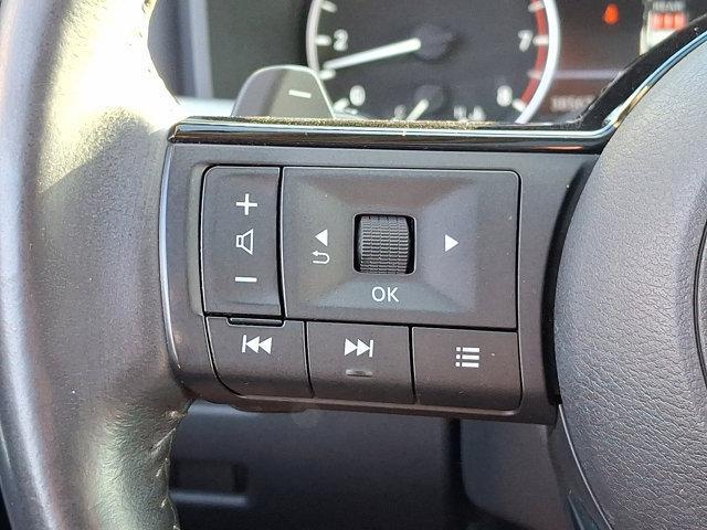 Photo of 2023 Pearl White Tricoat Nissan Rogue