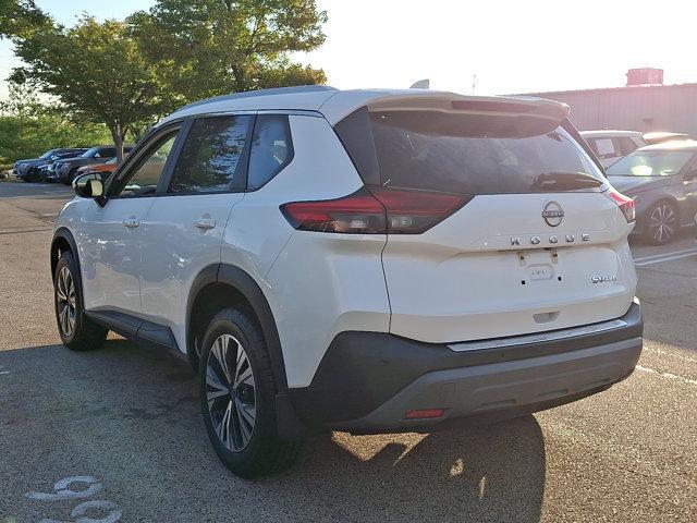 Photo of 2023 Pearl White Tricoat Nissan Rogue