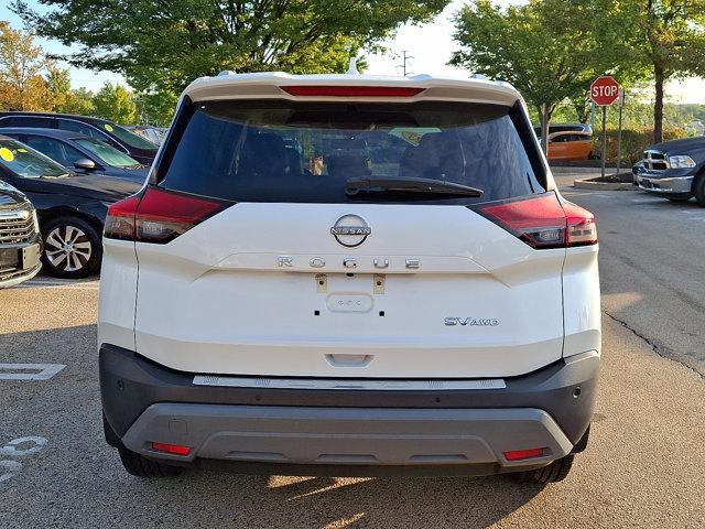 Photo of 2023 Pearl White Tricoat Nissan Rogue