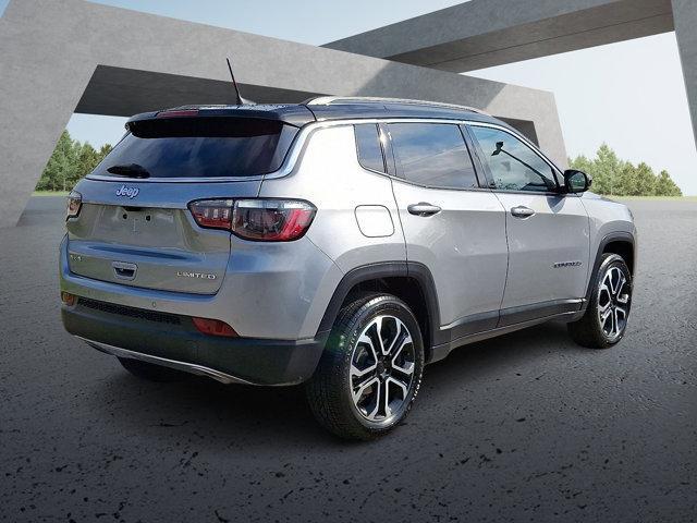 Photo of 2023 Billet Silver Metallic Clearcoat Jeep Compass