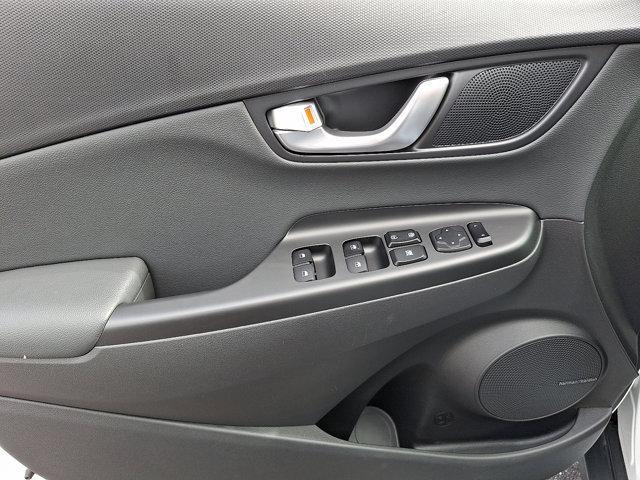 Photo of 2023 Lunar White Hyundai KONA