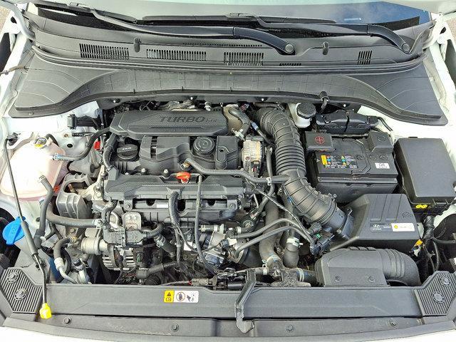 Photo of 2023 Lunar White Hyundai KONA