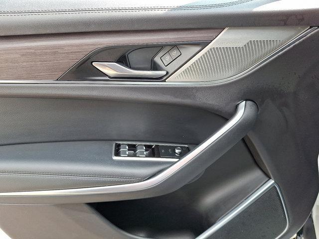 Photo of 2021 Fuji White - 1AA Jaguar F-PACE