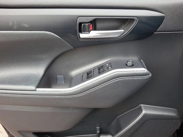 Photo of 2023 Blue Toyota Highlander
