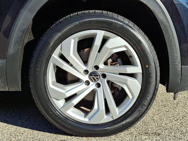 Photo of 2021 Deep Black Pearl   2T2t Volkswagen Atlas