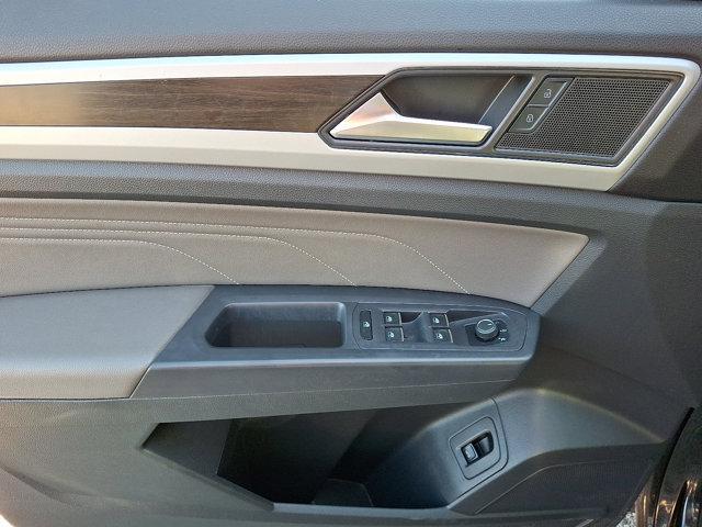 Photo of 2021 Deep Black Pearl   2T2t Volkswagen Atlas
