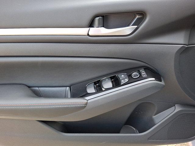 Photo of 2025 Gray Sky Pearl Nissan Altima