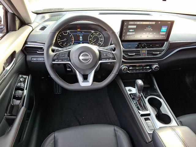 Photo of 2025 Gray Sky Pearl Nissan Altima