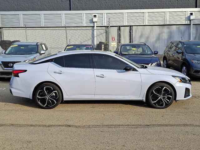 Photo of 2025 Gray Sky Pearl Nissan Altima