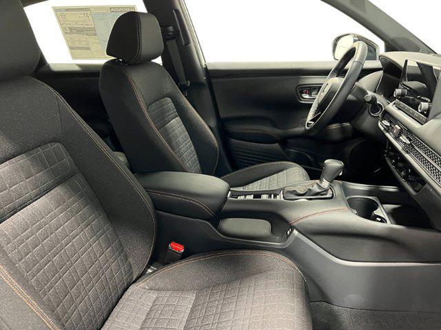 Photo of 2025 Platinum White Pearl Honda HR-V