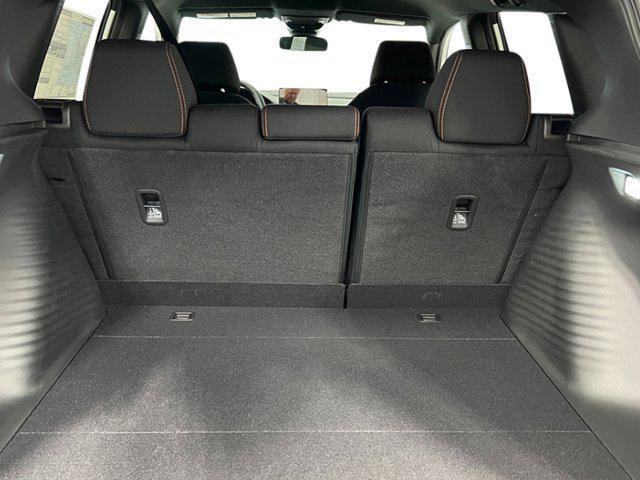 Photo of 2025 Platinum White Pearl Honda HR-V