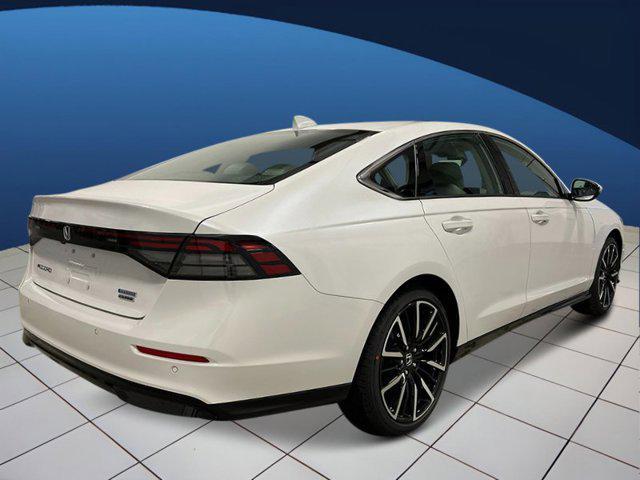 Photo of 2025 Platinum White Pearl Honda Accord Hybrid
