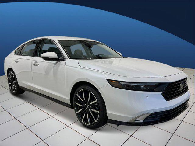Photo of 2025 Platinum White Pearl Honda Accord Hybrid