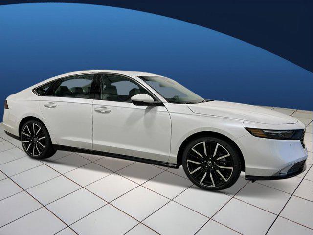 Photo of 2025 Platinum White Pearl Honda Accord Hybrid