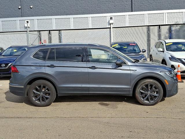 Photo of 2024 Platinum Gray Metallic Volkswagen Tiguan