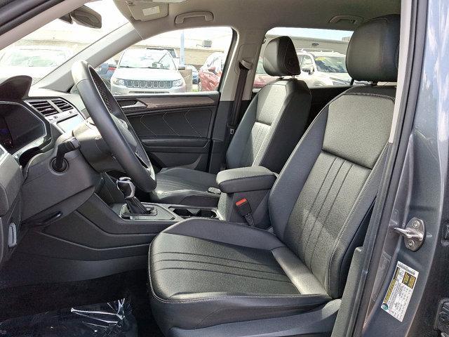 Photo of 2024 Platinum Gray Metallic Volkswagen Tiguan