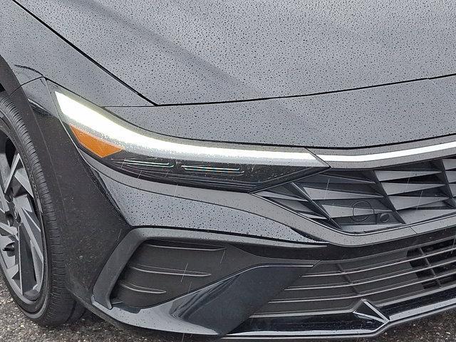 Photo of 2025 Abyss Black Hyundai ELANTRA