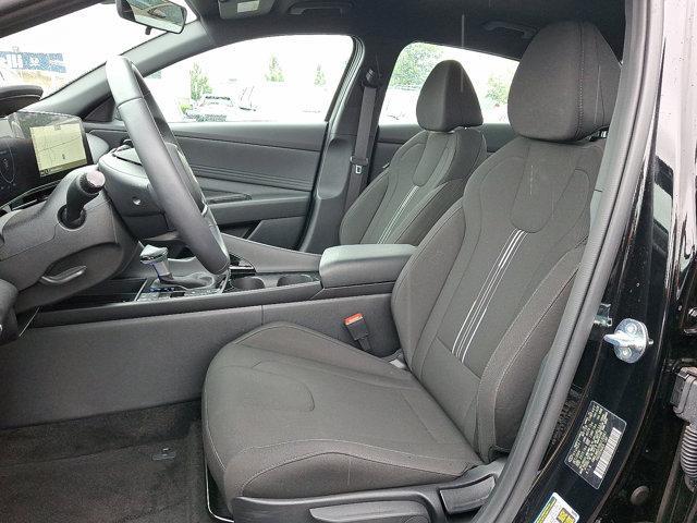 Photo of 2025 Abyss Black Hyundai ELANTRA