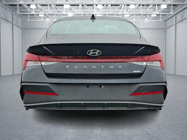 Photo of 2025 Abyss Black Hyundai ELANTRA