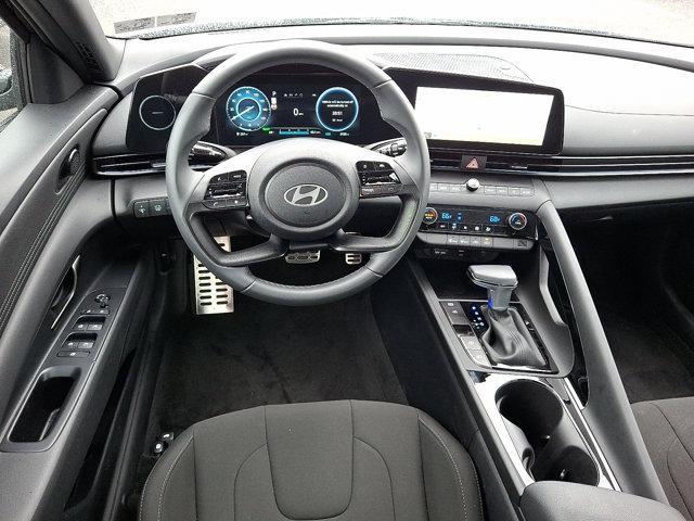 Photo of 2025 Abyss Black Hyundai ELANTRA
