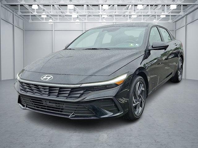 Photo of 2025 Abyss Black Hyundai ELANTRA