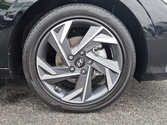 Photo of 2025 Abyss Black Hyundai ELANTRA