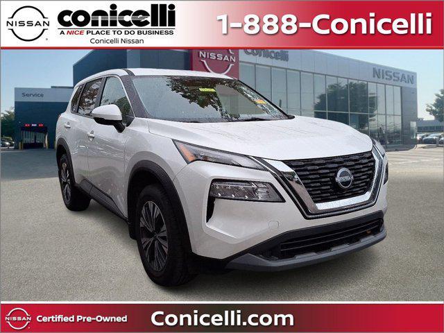 Photo of 2022 Pearl White Tricoat Nissan Rogue